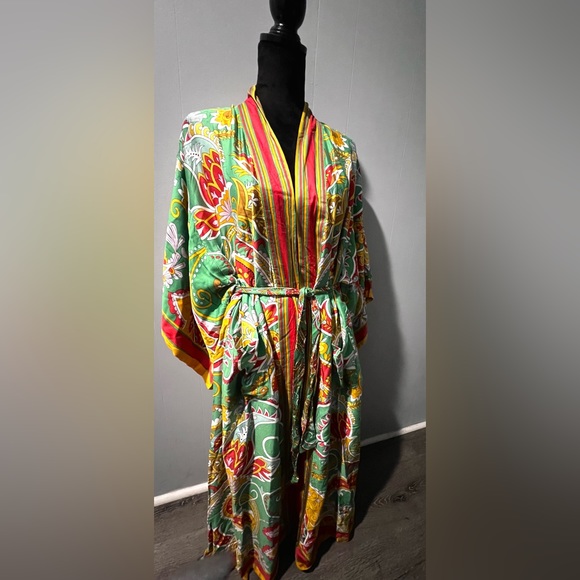 💗 Luxury Kimono 👘 (Reversible) ✨ - Picture 2 of 6